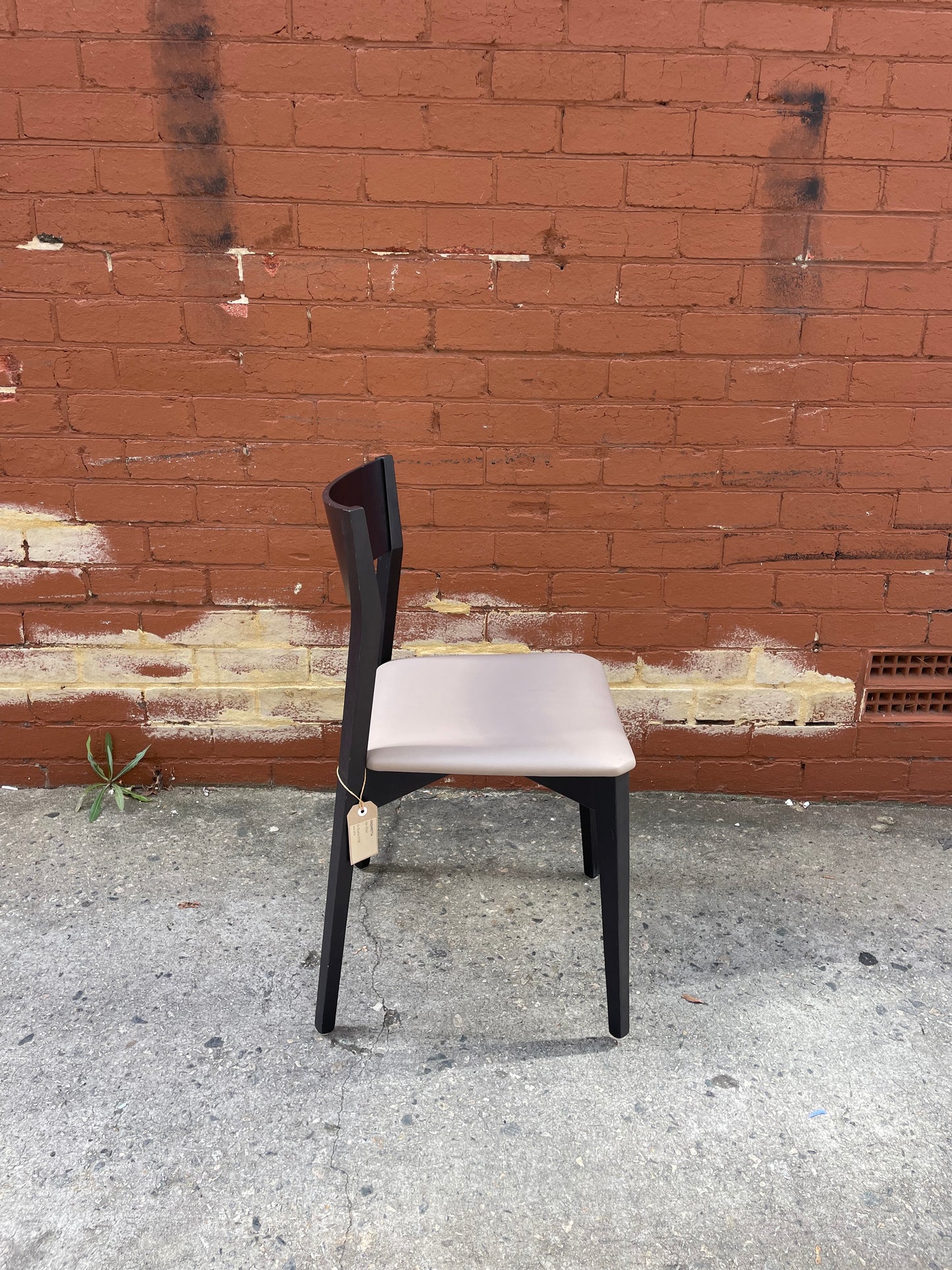 Ondarreta Mister Chair - Leather / Black